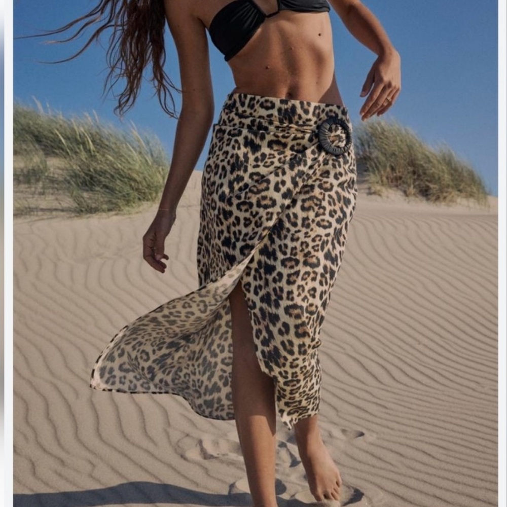Leopard Print midi skirt